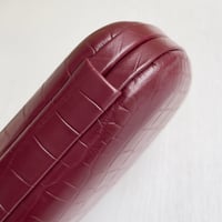 بوتيغا فينيتا كلاتش جلد تمساح بسلسلة وعقدة Bottega...