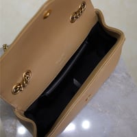 حقيبة لولو الجديدة من سان لوران لون جملي حجم 24 CM