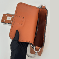شنطة فيندي باغيت لون بني مقاس سمول Fendi Baguette...