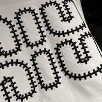 تي شيرت رجالي قطن لون أبيض بأكمام قصيرة وياقة مدور...