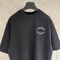 تي شيرت رجالي قطن لون أسود بأكمام قصيرة وياقة مدور...