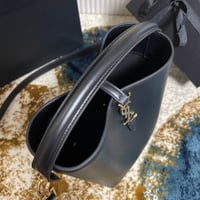 حقيبة سان لوران بوكت مقاس 20 سم Saint Laurent Le 3...