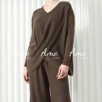 كنزة نسائية على شكل لف ورده خامة صوف ناعمة مقاسها...