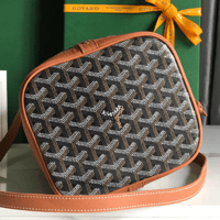 شنطة جويارد لون أسود مقاس وسط Goyard Petit Flot Bu...