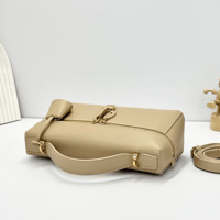 حقيبة لورو بيانا إكسترا ال 23 لون بيج