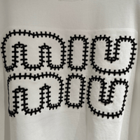 تي شيرت رجالي قطن لون أبيض بأكمام قصيرة وياقة مدور...