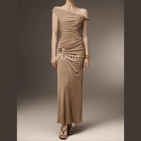 فستان ميدي بدون أكمام مرونة عالية بلون بيج موحد بد...