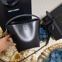 حقيبة سان لوران بوكت مقاس 20 سم Saint Laurent Le 3...