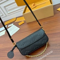 محفظة Wallet on Chain Ivy العصرية من لويس فيتون M8...