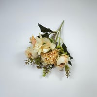 ورد بيبي بيوني مع كريز