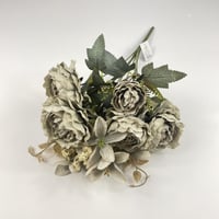 باقة ورد بيوني فاخرة قطيفة