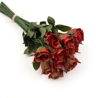 ورد صناعي بيبي روز شبه طبيعي بألوان مبهجة