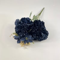 باقة ورد قرنفل فاخرة قطيفة