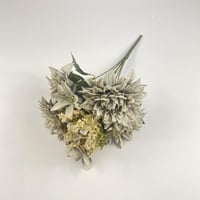 باقة ورد كريز قطيفة فاخرة