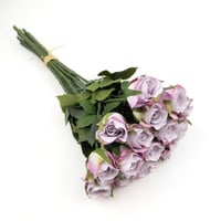 ورد صناعي بيبي روز شبه طبيعي بألوان مبهجة