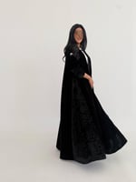 عباية مخمل مع اكمام وجوانب شيفون