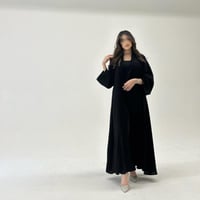 عباية كريب ملكي اكمام مشجر اسود