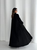 عباية كريب ملكي مع تطريز أكمام وجوانب