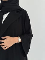 عبايه كريب مع ياقة قصة نص كلوش