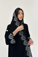 عباية ملكي مع تطريز قصه نص كلوش