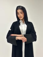 عباية كريب ملكي مع نقش هندي على الأكمام