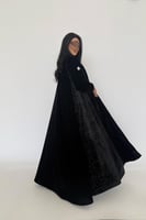 عباية مخمل مع جوانب شيفون مخمل