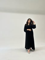 عباية كريب ملكي اكمام مشجر اسود