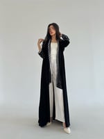 عبايه تطريز أبيض كريب قصة نص كلوش