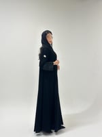 عباية كريب ملكي مع نقش هندي على الأكمام