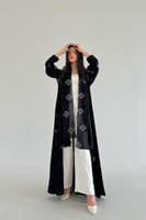 عباية بتطريز ابيض من الأمام كريب