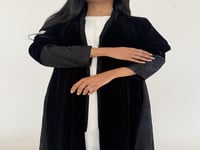 عباية مخمل مع تدخيلات حرير