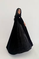 عباية مخمل مع جوانب شيفون مخمل