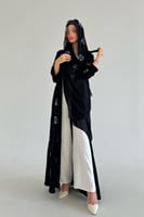 عباية بتطريز ابيض من الأمام كريب