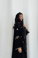 عباية كريب ملكي فخم مع تطريز