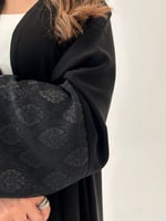 عباية كريب ملكي مع تدخيلة اكمام نقش هندي