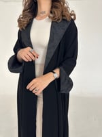 عباية كريب مع ياقه واكمام تفته