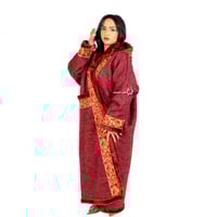 فروة نسائي بأحرف عربية - تصميم فاخر مع جيوب وقبوع