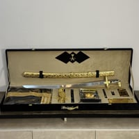 هدية رجالية بوكس ملكي بشت سيف بالأسم والعبارة حسب...