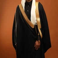 بشت ملكي ربيعي أسود