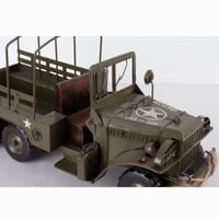 تحفة حديد بشكل حربي