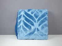 بطانية ميلاء جاكار محفوره لون أزرق شتوي مفرد