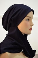 أسود