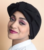 أسود