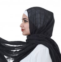 أسود