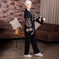 طقم شتوي من الصوف المطرز بالكمبيوتر – فخامة الإبدا...