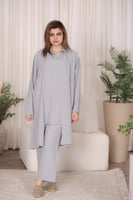 طقم جاكيت مع بلوزة وبنطلون خياطات طولية من بلاك وي...