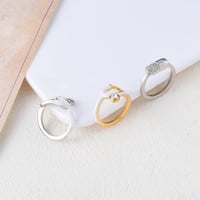 خاتم بشكل سماعة طبية