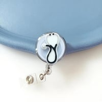 مشبك حامل البطاقة التعريفية للتخصصات الصحية