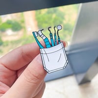 بروش طبيب أسنان