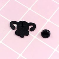 بروش الرحم | uterus brooch
